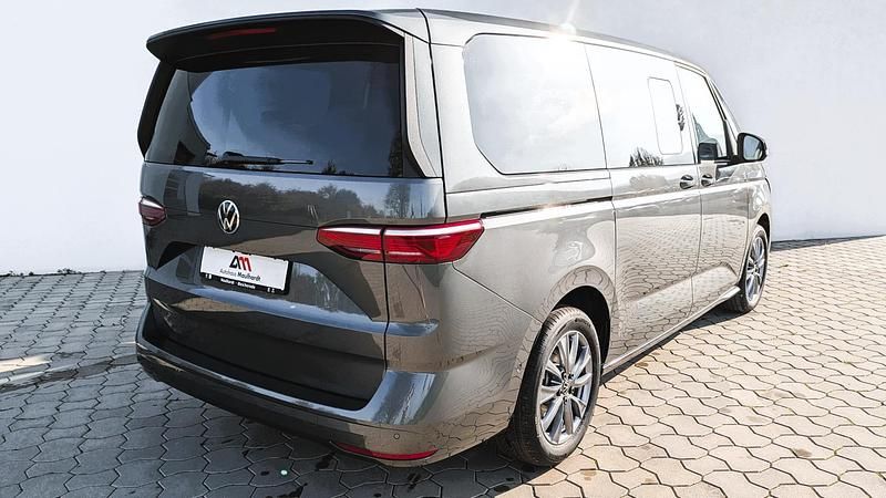 Gebraucht VW Multivan Life 150 PS (110 kW) 2024 Indiumgrau metallic Van / Kleinbus