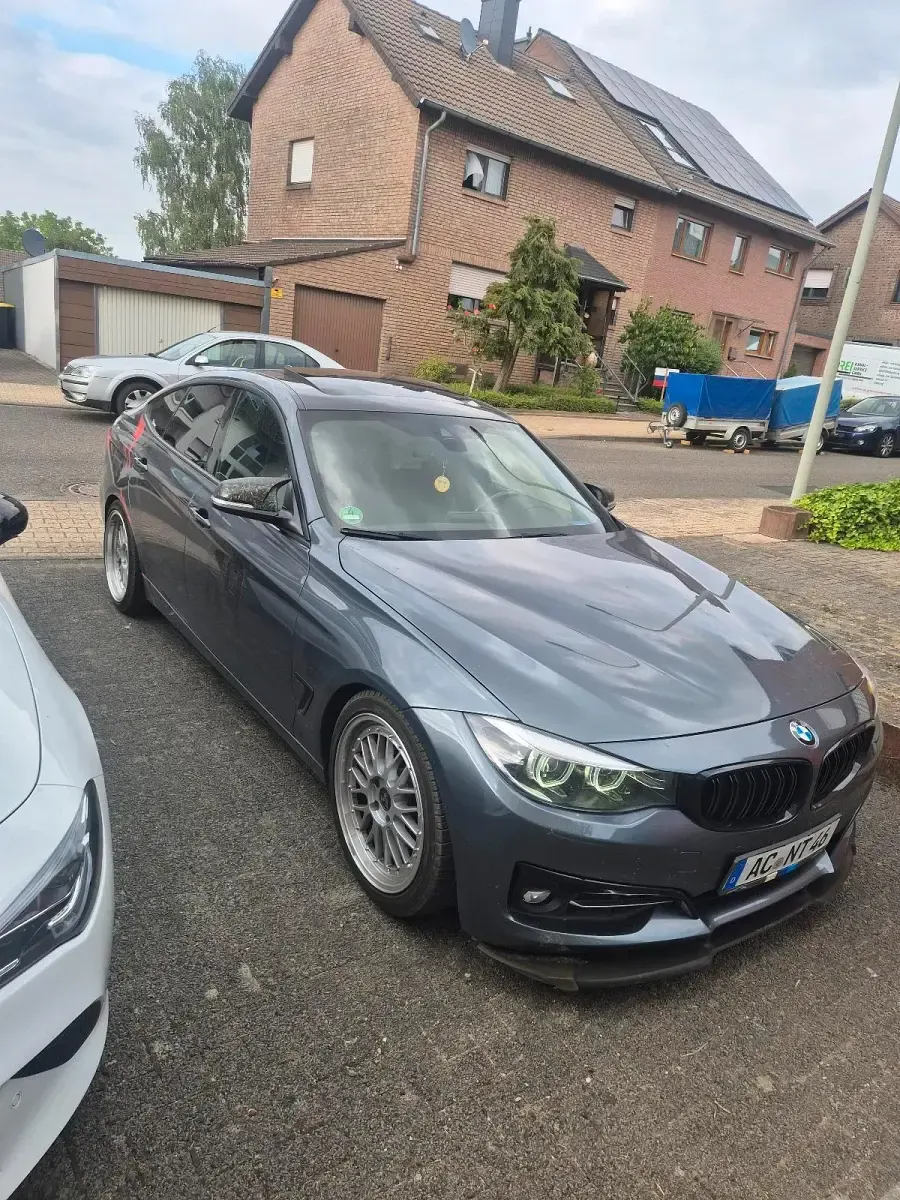 Gebraucht BMW 320 190 PS (139 kW) 2018 Grau Limousine