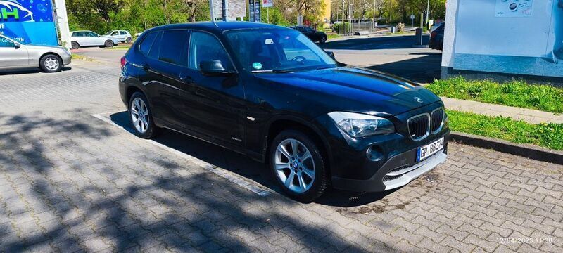 Schwarz Gebraucht 2010 BMW X1 SUV | 4.700 € (Fairer Preis) - Bild 1/4