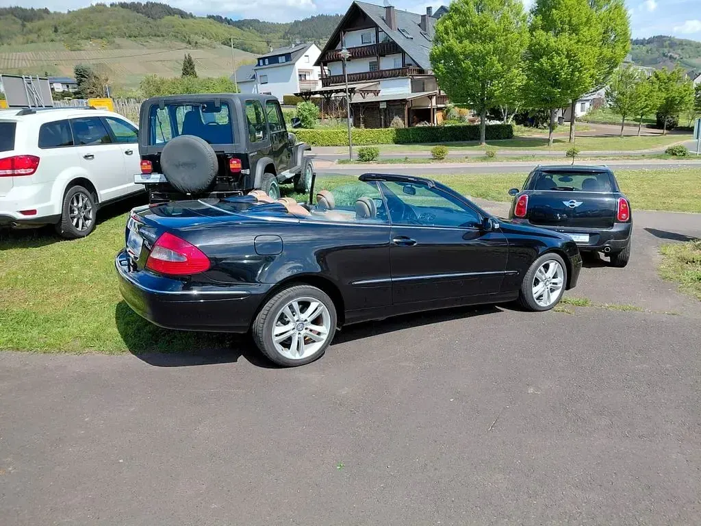 Gebraucht Mercedes CLK200 184 PS (135 kW) 2009 Schwarz Cabrio