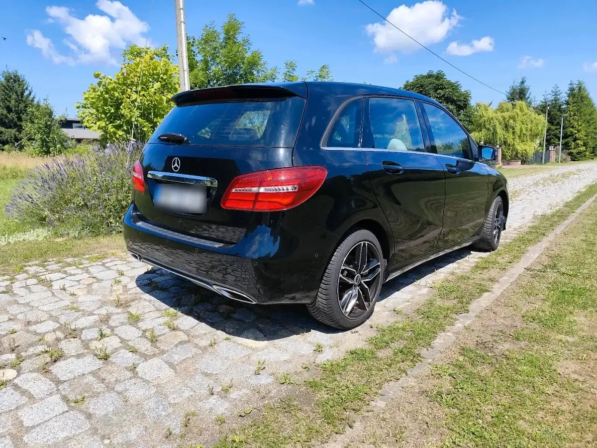 Gebraucht Mercedes B180 109 PS (80 kW) 2016 Schwarz Kleinwagen
