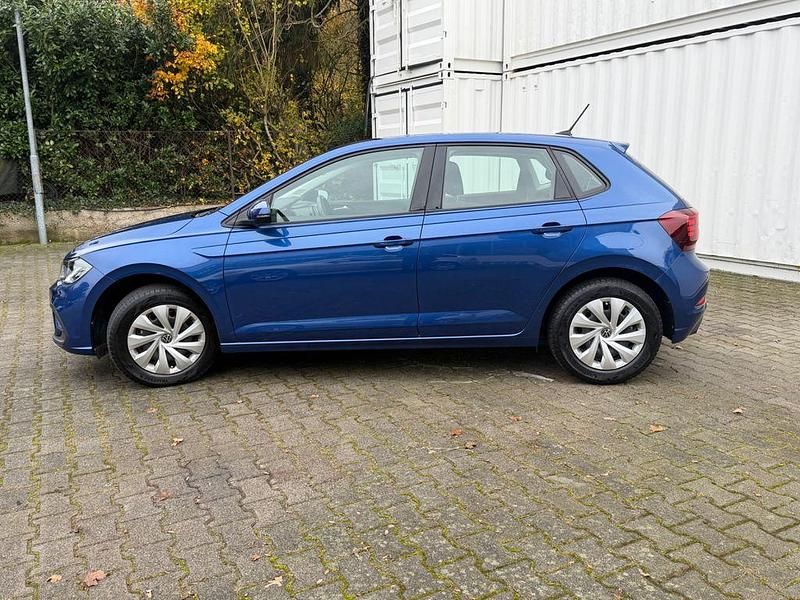 Gebraucht VW Polo Life 95 PS (69 kW) 2023 Blau Limousine