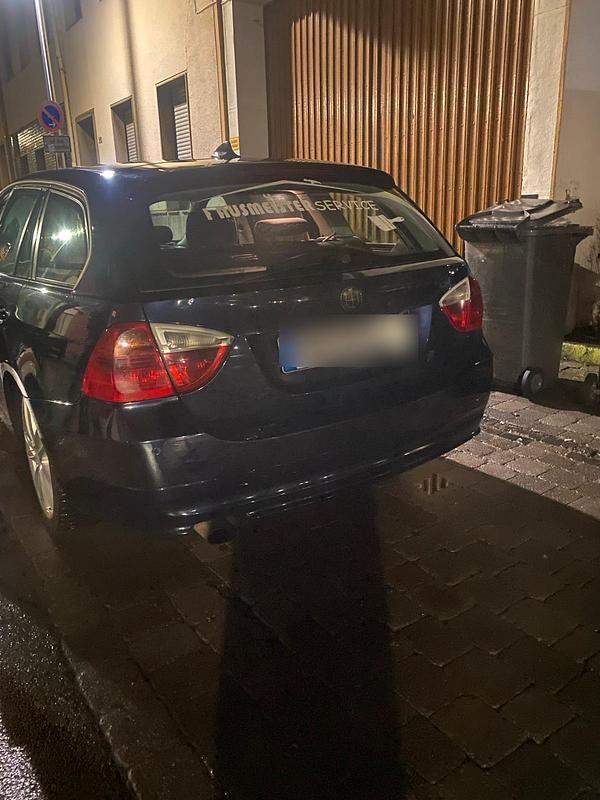 Blau Gebraucht 2006 BMW 320 Kombi | 3.250 € (Etwas zu teuer) - Bild 1/4