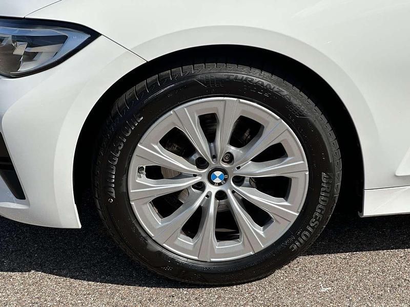 Gebraucht BMW 318 Advantage 150 PS (110 kW) 2022 Alpinweiss iii Kombi