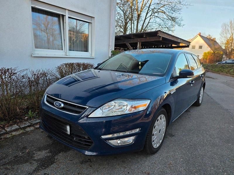 Gebraucht Ford Mondeo 116 PS (85 kW) 2013 Blau Kombi
