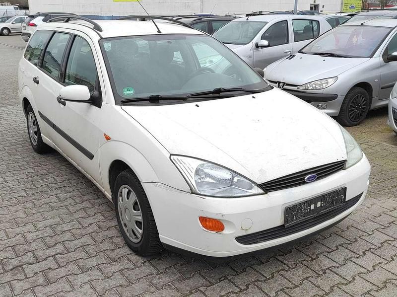 Weiß Gebraucht 2001 Ford Focus Kombi | 1.499 € (Fairer Preis) - Bild 1/4