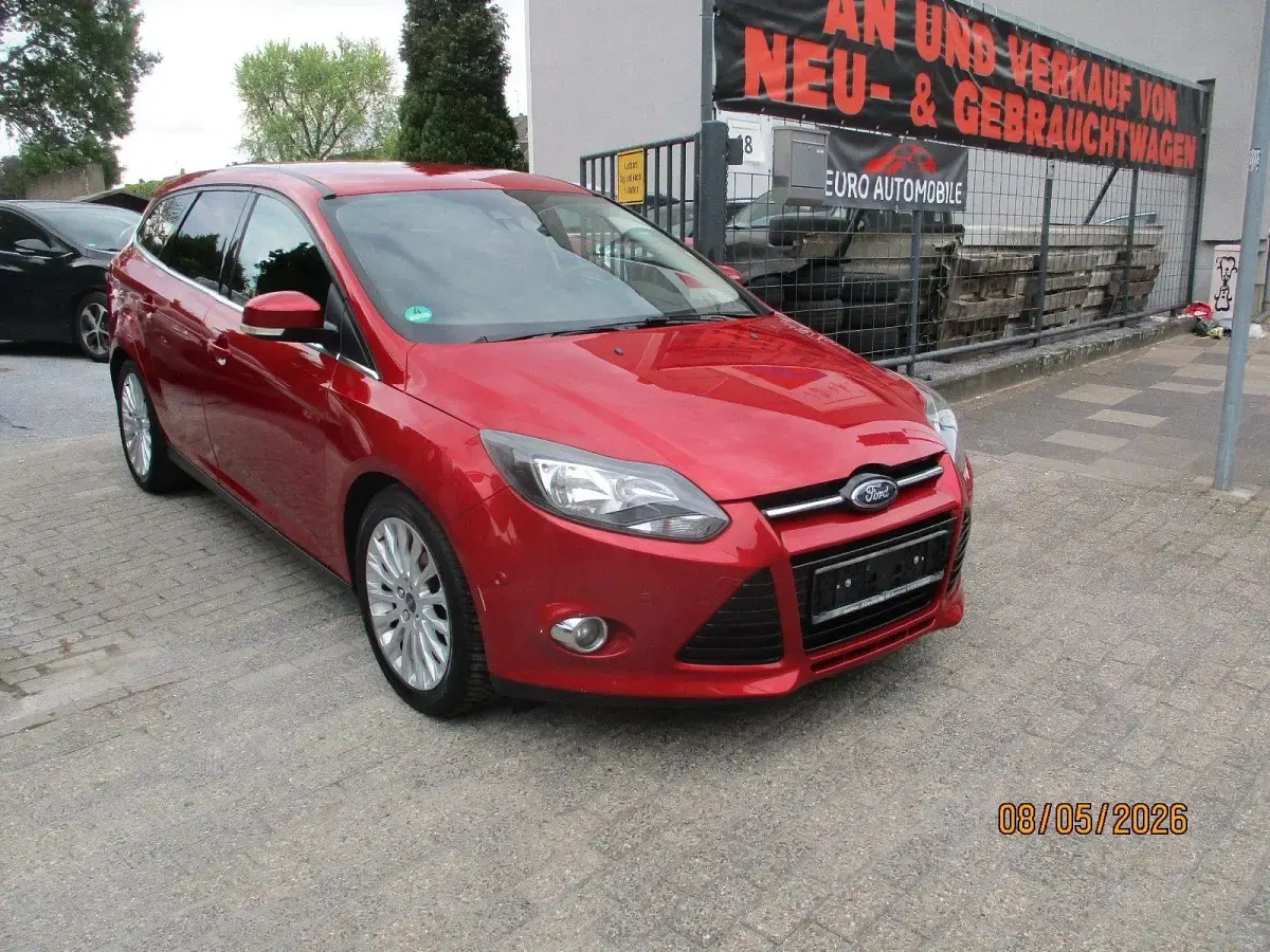 Gebraucht Ford Focus Titanium 150 PS (110 kW) 2012 Rot Kombi