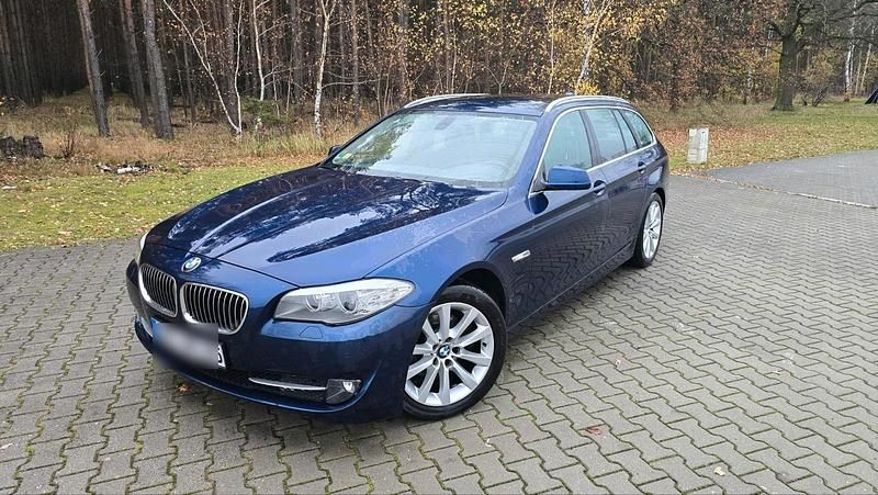 Blau Gebraucht 2011 BMW 520 Kombi | 8.900 € (Fairer Preis) - Bild 1/4