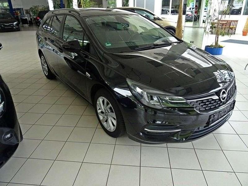 Onyx schwarz Gebraucht 2021 Opel Astra Edition Kombi | 10.123 € (Superpreis) - Bild 1/4