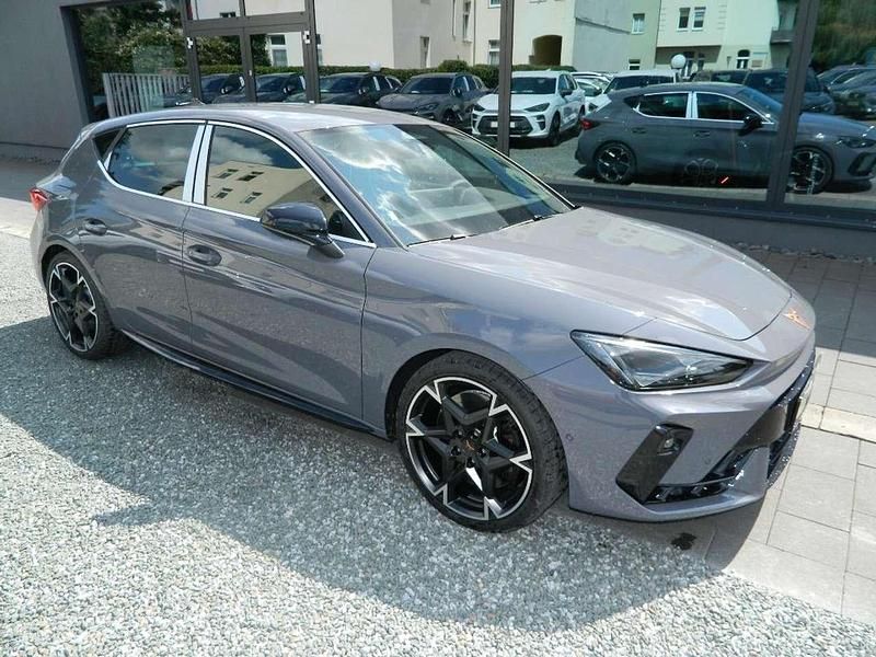 Neu Cupra Leon VZ3 300 PS (220 kW) 2025 Graphene grau Kombi
