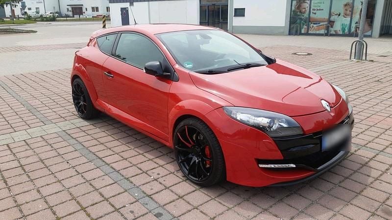 Gebraucht Renault Mégane III R.S. 265 PS (194 kW) 2012 Rot Coupé