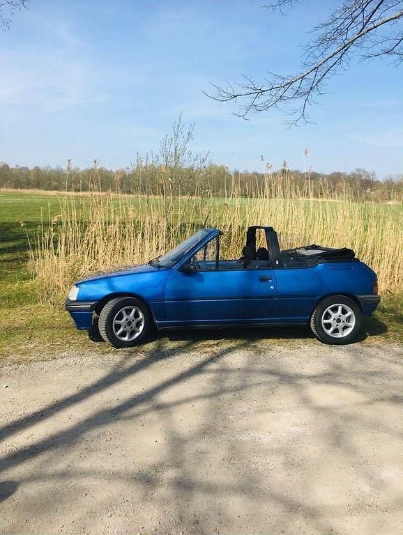 Blau Gebraucht 1993 Peugeot 205 Cabrio | 3.850 € - Bild 1/4