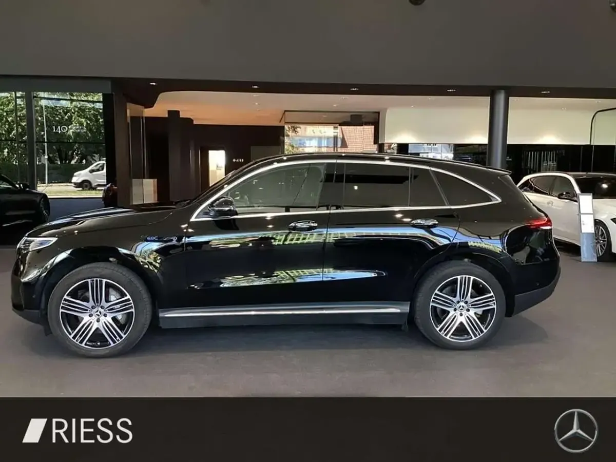 Gebraucht Mercedes EQC400 300 kW (408 PS) 2022 Schwarz uni SUV