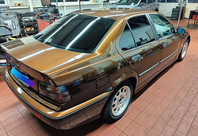 Gebraucht BMW 323 170 PS (125 kW) 1997 Braun Limousine