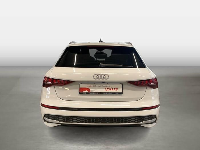 Gebraucht Audi A3 Sport 116 PS (85 kW) 2025 Weiß Limousine