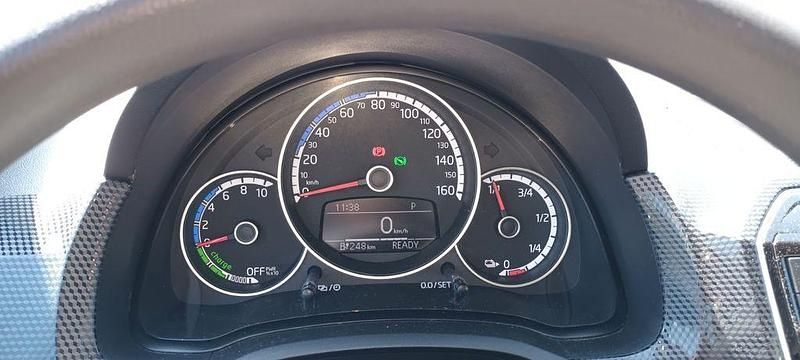 Schwarz Gebraucht 2020 VW e-up! Kleinwagen | 9.900 € (Fairer Preis) - Bild 1/4