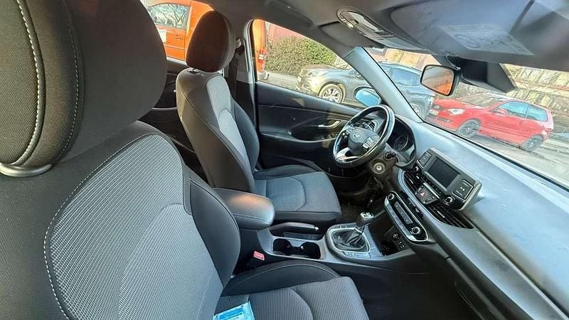 Gebraucht Hyundai i30 116 PS (85 kW) 2019 Weiß Kombi