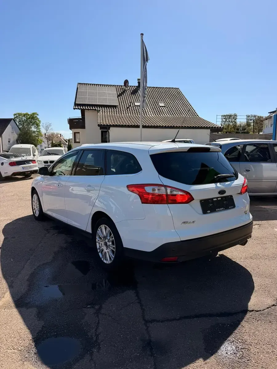 Second-hand Ford Focus 105 CP (77 kW) 2012 Alb Hatchback