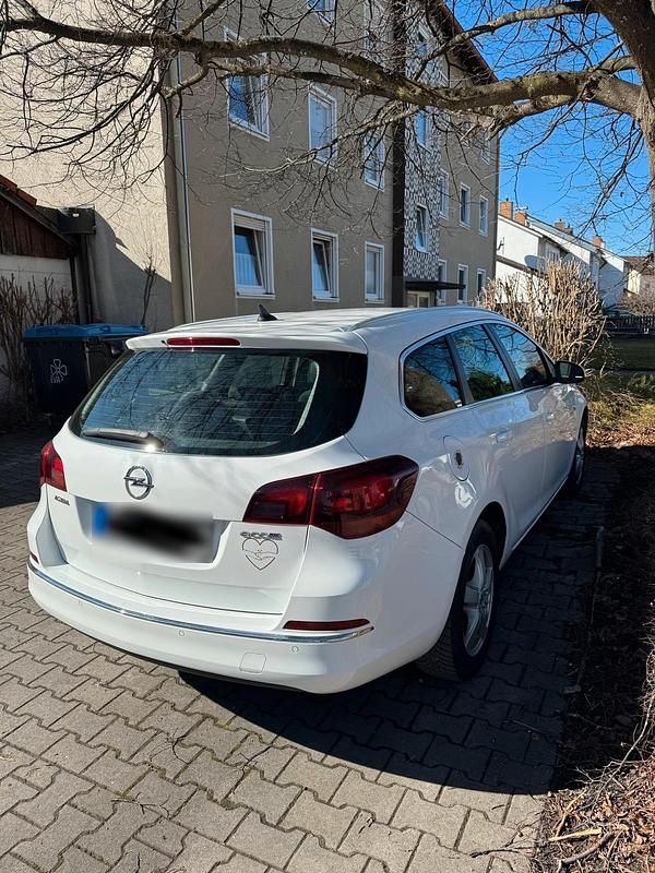 Gebraucht Opel Astra 136 PS (100 kW) 2014 Weiß Kombi