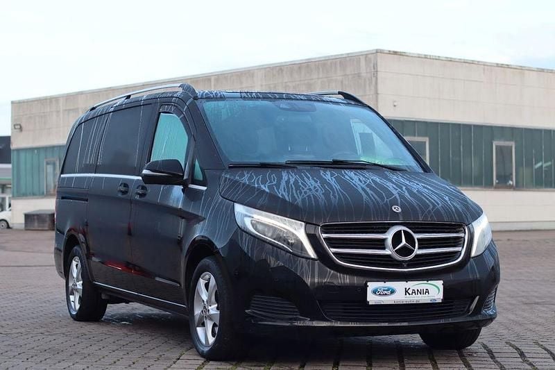 Gebraucht Mercedes V220 Avantgarde Edition 190 PS (139 kW) 2018 Schwarz Van / Kleinbus