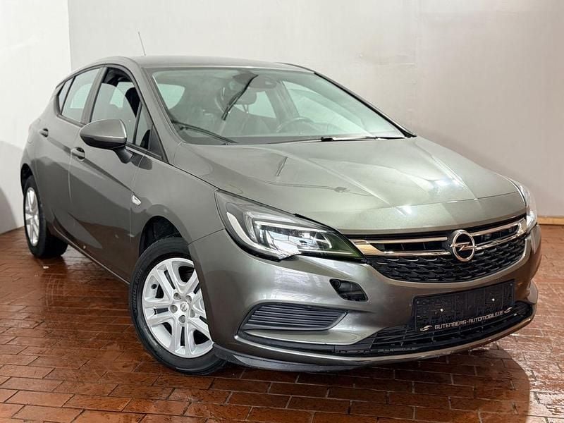 Gebraucht Opel Astra Edition 110 PS (80 kW) 2018 Limousine