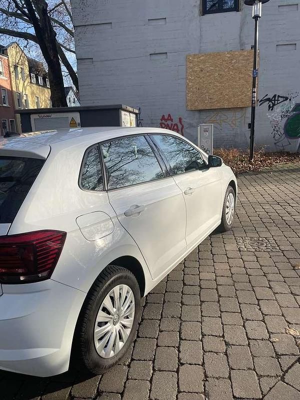 Gebraucht VW Polo Comfortline 65 PS (47 kW) 2019 Limousine