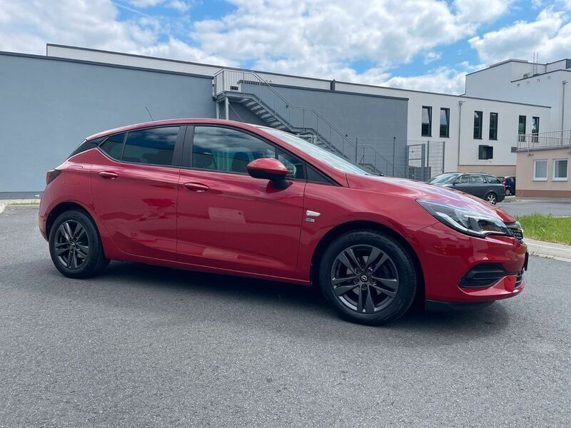 Andere außenfarben Gebraucht 2020 Opel Astra Ultimate Limousine | 14.600 € (Guter Preis) - Bild 1/4