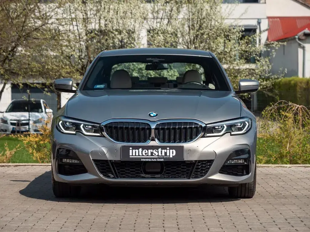 Gebraucht BMW 330 Performance 258 PS (189 kW) 2019 Oxidgrau ii metallic Limousine