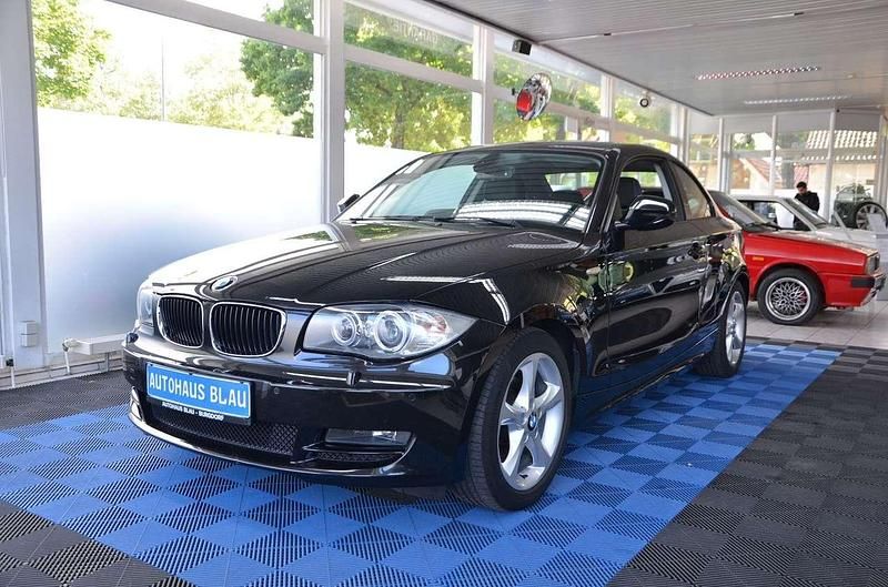 Schwarz Gebraucht 2010 BMW 118 Coupé Advantage Coupé | 10.490 € (Teuer) - Bild 1/4