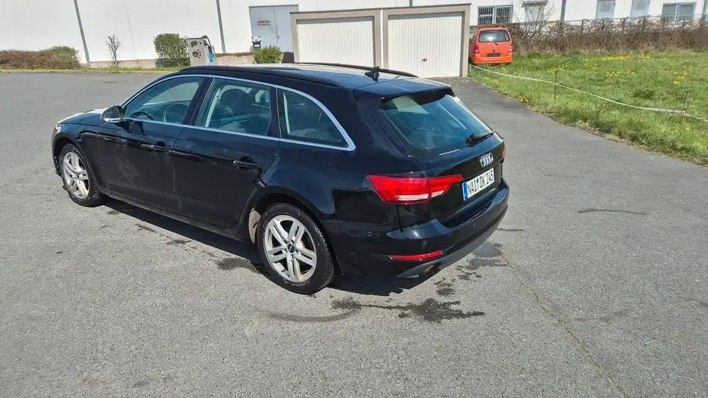 Gebraucht Audi A4 150 PS (110 kW) 2018 Schwarz Kombi