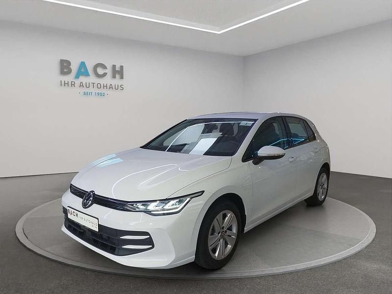 Pure white Gebraucht 2025 VW Golf VIII Life Limousine | 24.250 € (Fairer Preis) - Bild 1/4