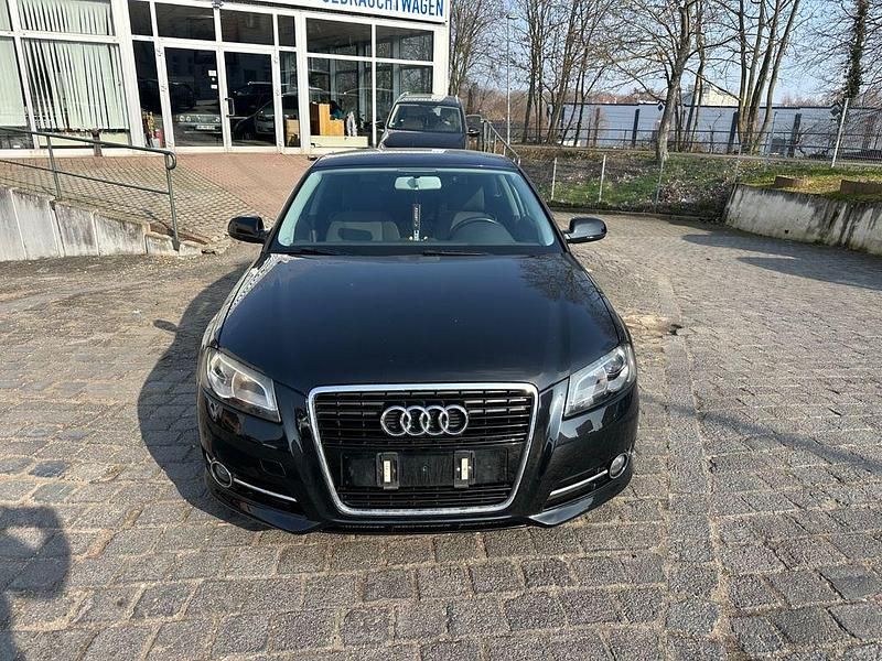 Gebraucht Audi A3 Attraction 105 PS (77 kW) 2012 Schwarz Kleinwagen
