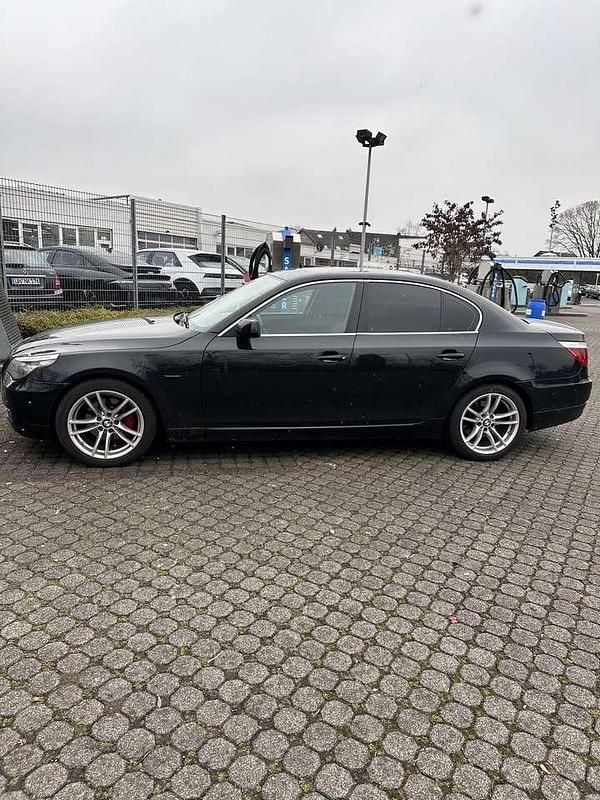 Gebraucht BMW 523 190 PS (139 kW) 2007 Schwarz Limousine