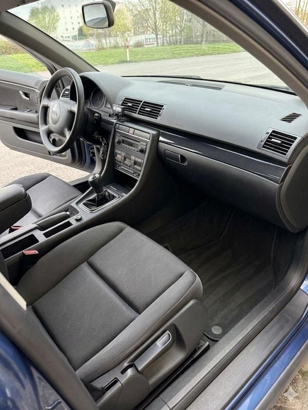 Second-hand Audi A4 131 CP (96 kW) 2004 Albastru Break