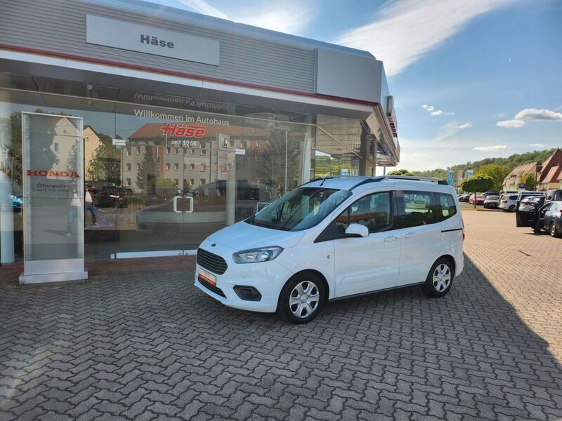 Weiß Gebraucht 2020 Ford Tourneo Courier Van / Kleinbus | 14.495 € (Guter Preis) - Bild 1/4