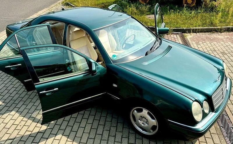 Gebraucht Mercedes E240 Elegance 170 PS (125 kW) 1998 Grün Limousine