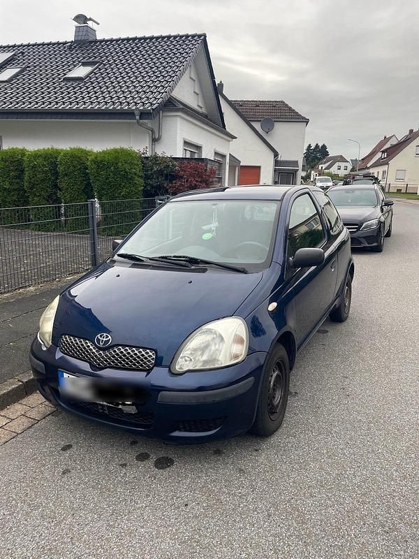 Blau Gebraucht 2003 Toyota Yaris Kleinwagen | 1.500 € (Fairer Preis) - Bild 1/4