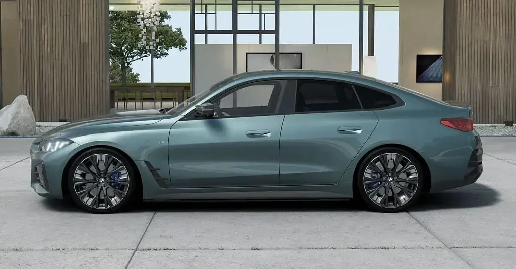 Gebraucht BMW i4 M Sport 400 kW (544 PS) 2025 Cape york grün Limousine