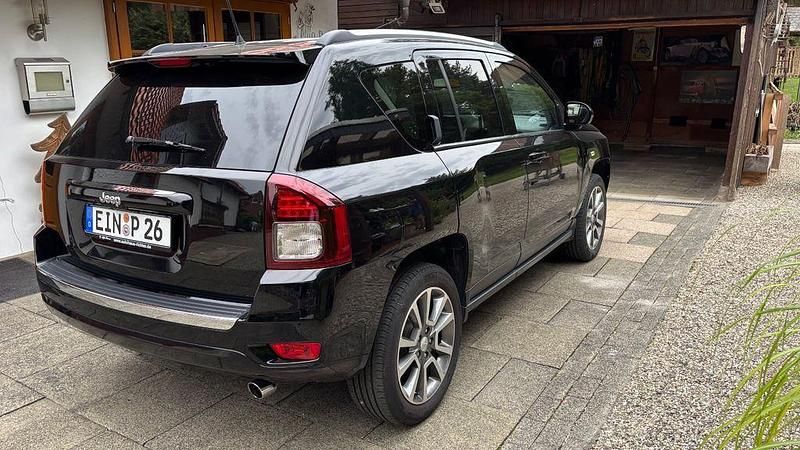 Gebraucht Jeep Compass Limited 163 PS (119 kW) 2014 Schwarz SUV