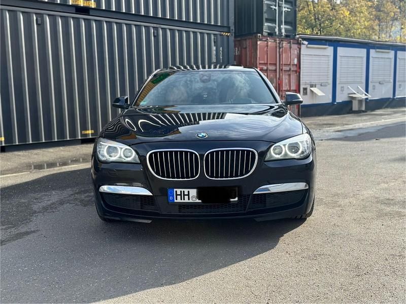 Schwarz Gebraucht 2013 BMW 730 M Sport Limousine | 15.750 € (Fairer Preis) - Bild 1/4