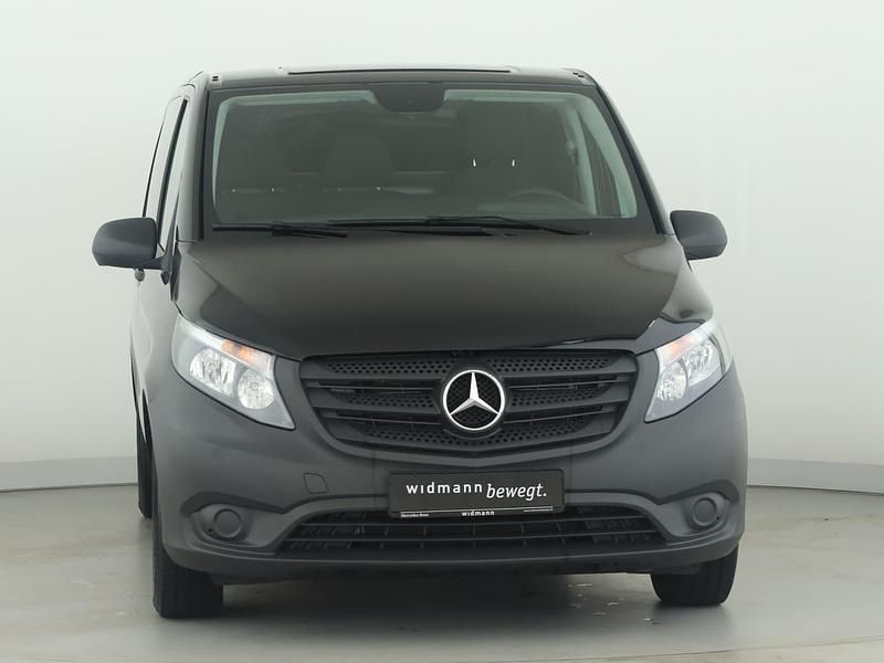 Gebraucht Mercedes Vito 136 PS (100 kW) 2022 Obsidianschwarz metallic Van