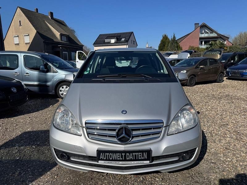 Gebraucht Mercedes A160 95 PS (69 kW) 2010 Silber Kleinwagen