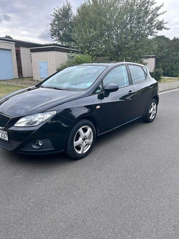 Schwarz Gebraucht 2009 Seat Ibiza Style Limousine | 2.500 € (Etwas zu teuer) - Bild 1/4