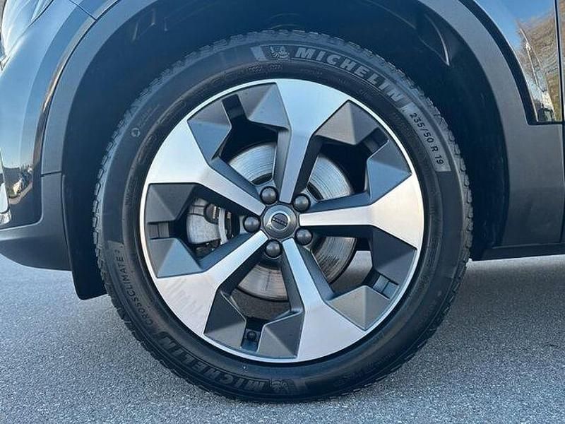 Gebraucht Volvo XC40 Core 163 PS (119 kW) 2024 Onyx schwarz SUV