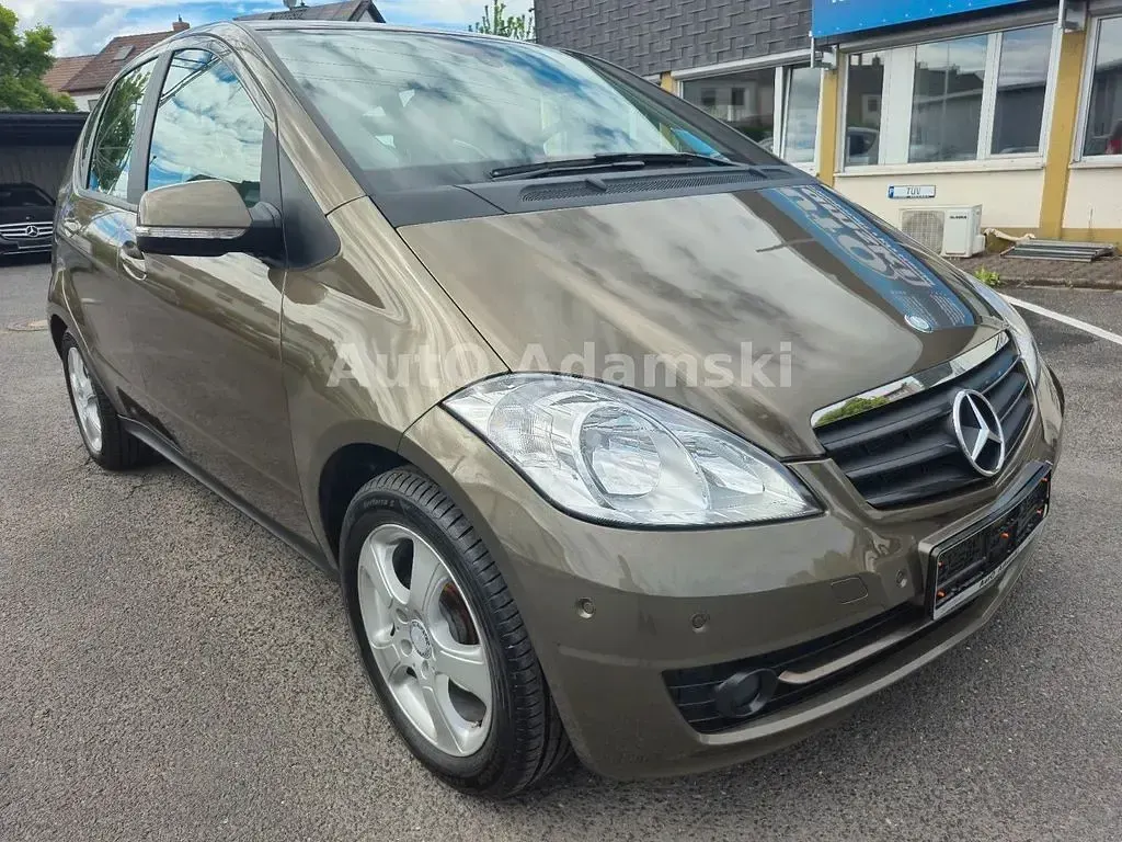 Gebraucht Mercedes A160 95 PS (69 kW) 2011 Braun Kleinwagen