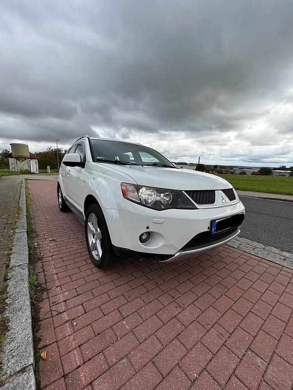 Weiß Gebraucht 2010 Mitsubishi Outlander SUV | 4.500 € (Superpreis) - Bild 1/4