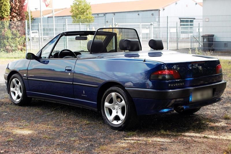Gebraucht Peugeot 306 Cabriolet Platinum 110 PS (80 kW) 2001 Blau Cabrio