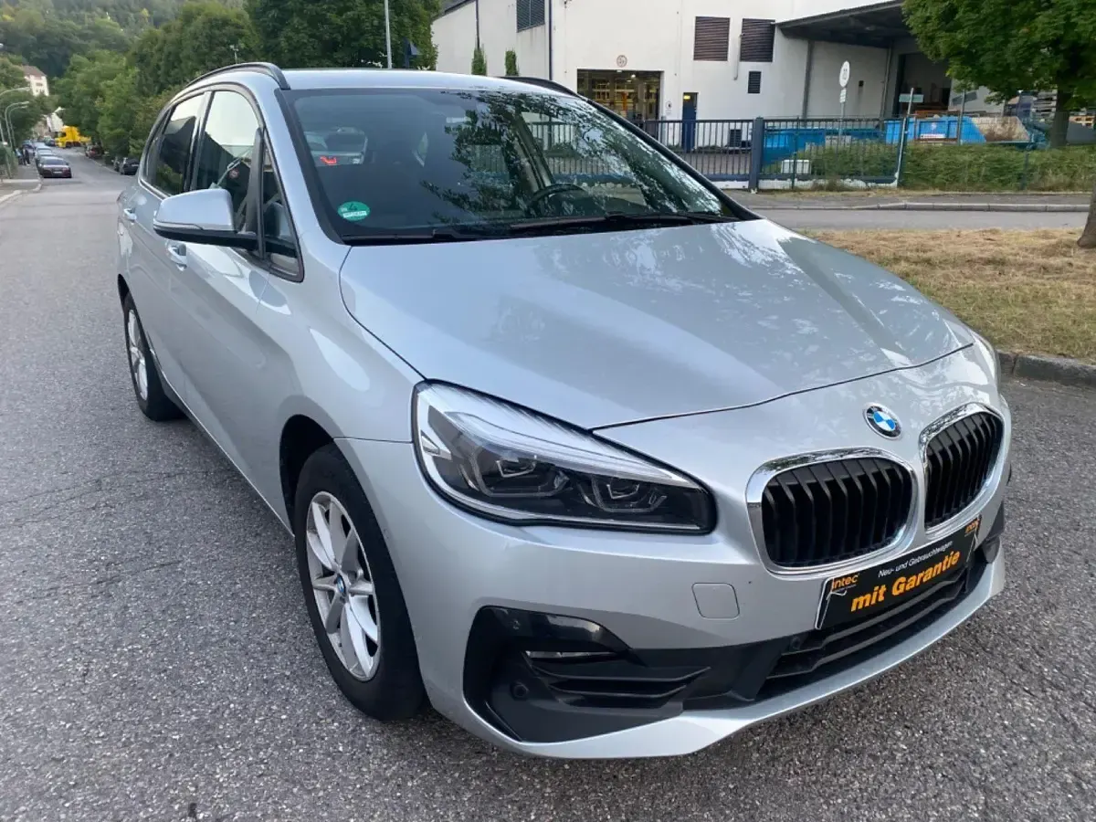 Gebraucht BMW 216 Active Tourer Advantage 116 PS (85 kW) 2019 Silber Van / Kleinbus