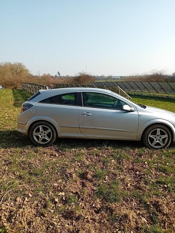 Gebraucht Opel Astra GTC 90 PS (66 kW) 2008 Silber Coupé