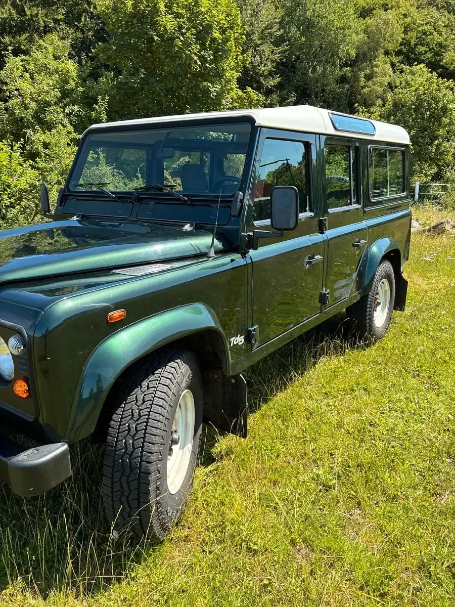 Gebraucht Land Rover Defender 122 PS (89 kW) 1999 Grün SUV